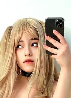 Sandra - escort in Cairo Photo 2 of 3