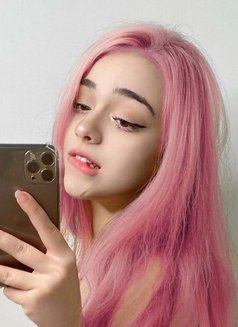 Sandra - escort in Cairo Photo 3 of 3