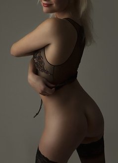 Sandra Bestmassage - escort in Dubai Photo 2 of 4