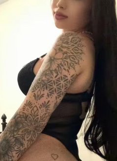 Sandra - escort in Berlin Photo 2 of 3