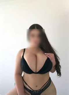 Sandra Big boobs - escort in İstanbul Photo 4 of 6