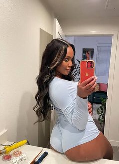 Sandra - puta in Osaka Photo 2 of 4