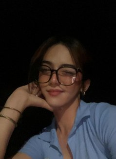 Sandra - Transsexual escort in Manila Photo 5 of 12