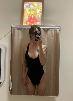 Sandra - Transsexual escort in Manila Photo 8 of 12