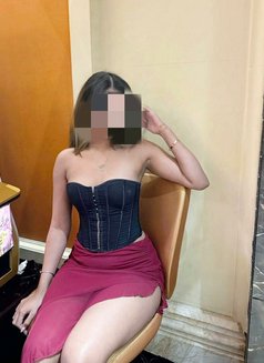 Sandra - escort in Colombo Photo 8 of 9