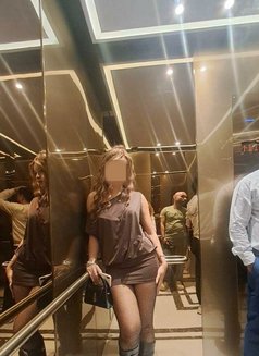 Sandra - puta in Colombo Photo 11 of 12