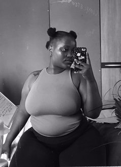 sandra baby - puta in Guangzhou Photo 1 of 4