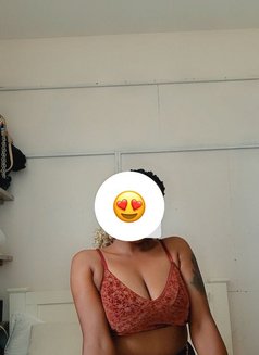 Sandra - escort in Nairobi Photo 1 of 2