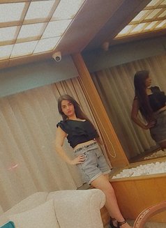 Sandra - escort in Beirut Photo 1 of 4