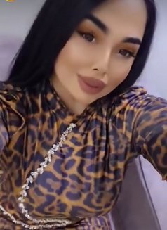 Sandra - escort in Riyadh Photo 2 of 6