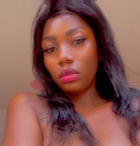 Sandra - puta in Nairobi