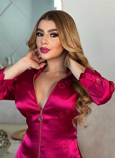 Sandra - escort in Hamburg Photo 1 of 6