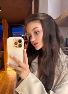 Sandra - escort in Tokyo Photo 9 of 9