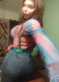 Sandraa - Transsexual escort in Beirut Photo 27 of 27