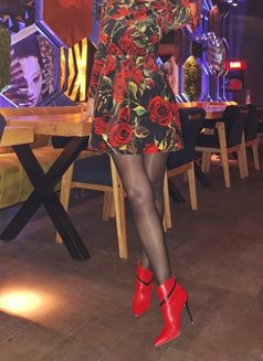 Sandrra - puta in Bucharest Photo 7 of 8