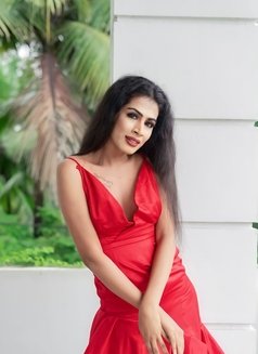 Sandu - Transsexual escort in Colombo Photo 1 of 6
