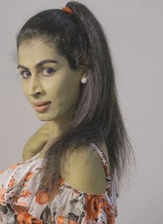 Sandu - Transsexual escort in Colombo Photo 5 of 6