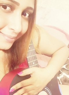 Sanduni - escort in Abu Dhabi Photo 5 of 5