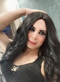 Sandy - Transsexual escort in Cairo Photo 3 of 8