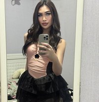 Sandy both - Transsexual escort in Dubai