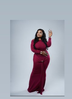 Sandy - puta in Dubai Photo 7 of 8