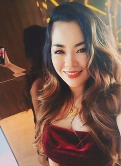 Sandy - escort in Singapore Photo 5 of 9