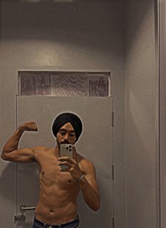 Sandy - Male escort in Chandigarh Photo 1 of 3