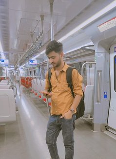 Sandy - Male escort in Doha Photo 2 of 8