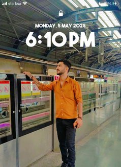 Sandy - Male escort in Doha Photo 3 of 8