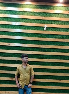 Sandy - Male escort in Doha Photo 6 of 8