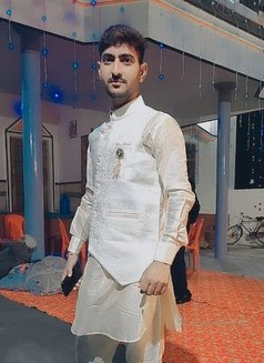 Sandy - Male escort in Doha Photo 7 of 8