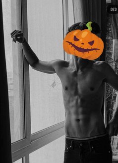 Sandy - Male escort in Dubai Photo 1 of 3