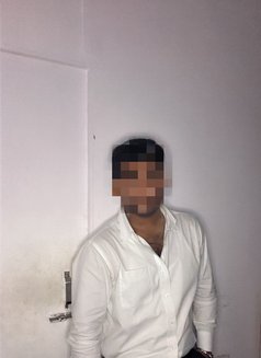 Sandy - Male escort in New Delhi Photo 1 of 3