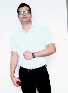 Sandy - Male escort in Noida Photo 3 of 4