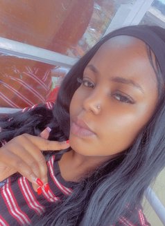 Sandy - escort in Nairobi Photo 2 of 4