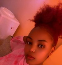 Sandy - puta in Nairobi