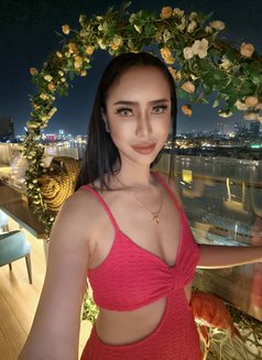 Sandy Ladyboy top& bottom - masseuse in Dubai Photo 10 of 12