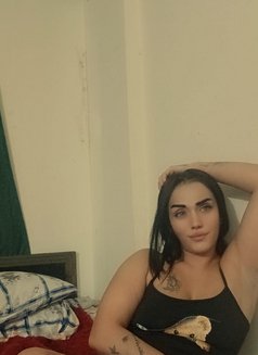 Sandy - escort in Beirut Photo 1 of 5