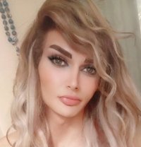 Sandy - Transsexual escort in Beirut Photo 19 of 25