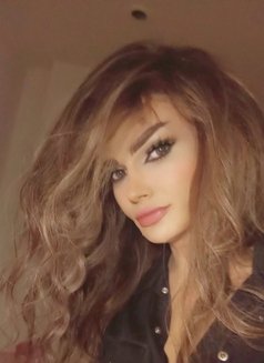 Sandy - Transsexual escort in Beirut Photo 22 of 25