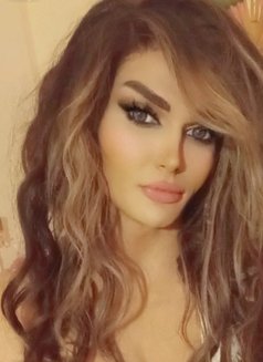 Sandy - Transsexual escort in Beirut Photo 18 of 19