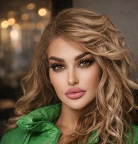 Sandy - Transsexual escort in Beirut Photo 9 of 11