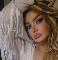 Sandy - Transsexual escort in Beirut Photo 13 of 13