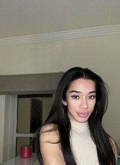 SANDY New in Bahrain - Transsexual escort in Al Manama Photo 9 of 15