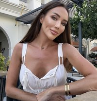 Sandy - escort in Al Manama