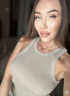 Sandy - escort in Al Manama Photo 18 of 22