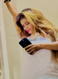 Sandy - escort in Colombo Photo 5 of 9