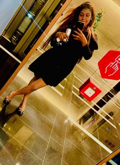 Sandy - escort in Colombo Photo 8 of 9