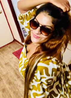 Sandy - escort in Colombo Photo 9 of 9