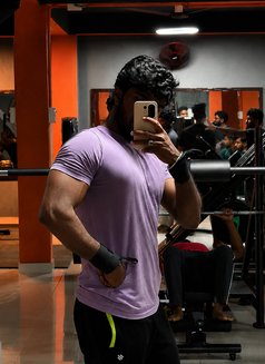 Sandy Topper Professional Escort - Acompañantes masculino in Chennai Photo 3 of 3